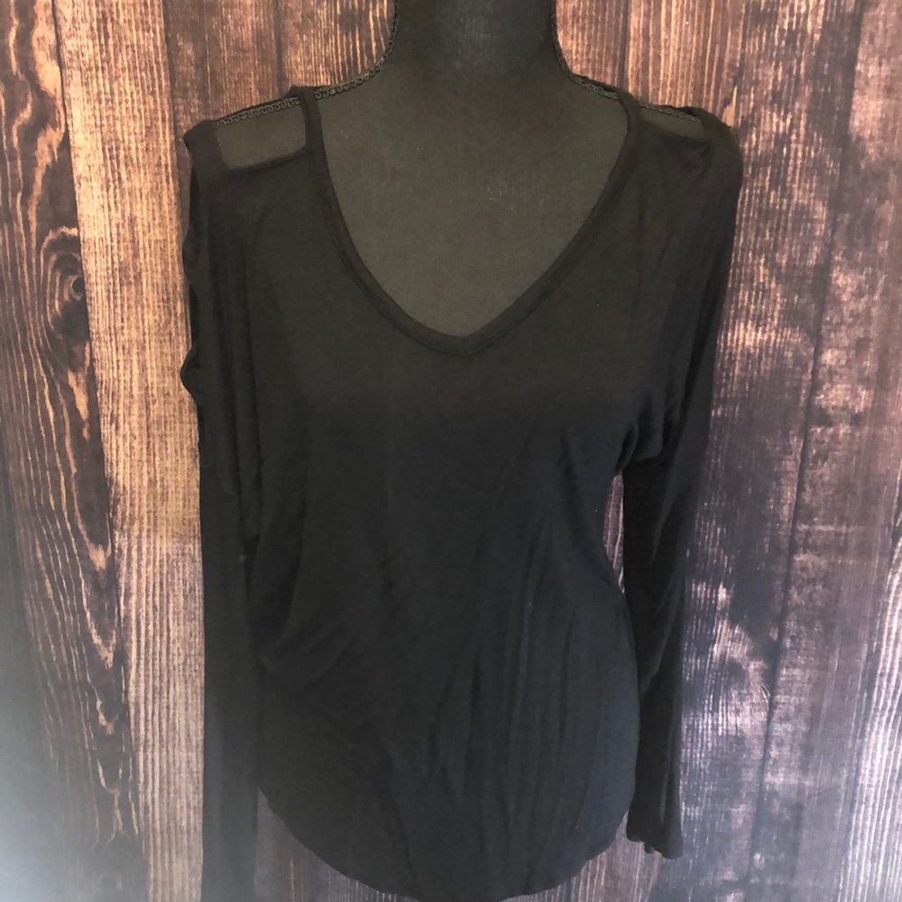 Light long sleeve tree with sleeve detail